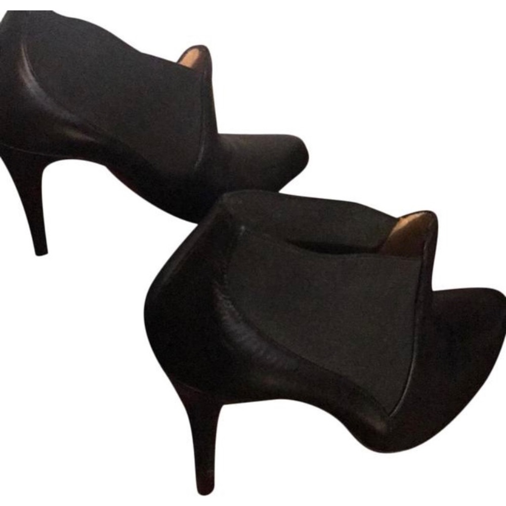 Christian louboutin 3 to 4” inch slim heel